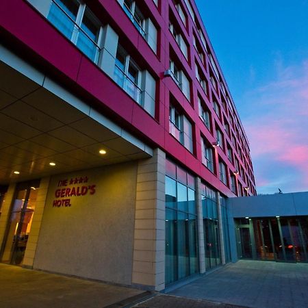 The Gerald'S Hotel Rădăuţi Dış mekan fotoğraf