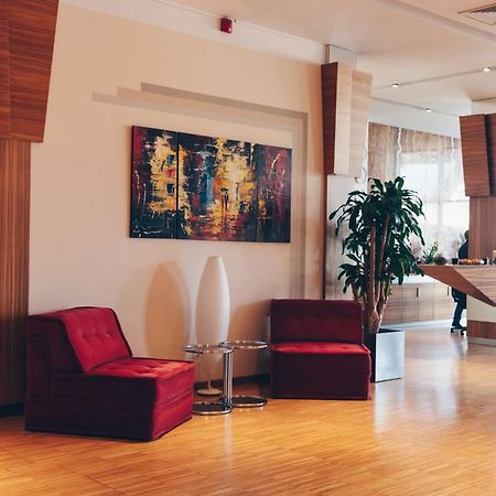 The Gerald'S Hotel Rădăuţi Dış mekan fotoğraf
