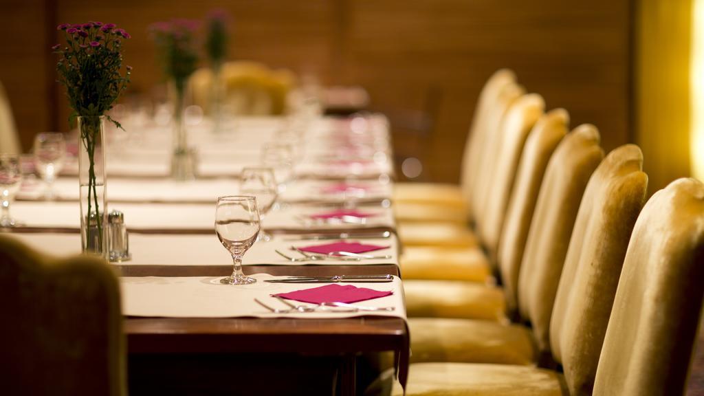 The Gerald'S Hotel Rădăuţi Dış mekan fotoğraf