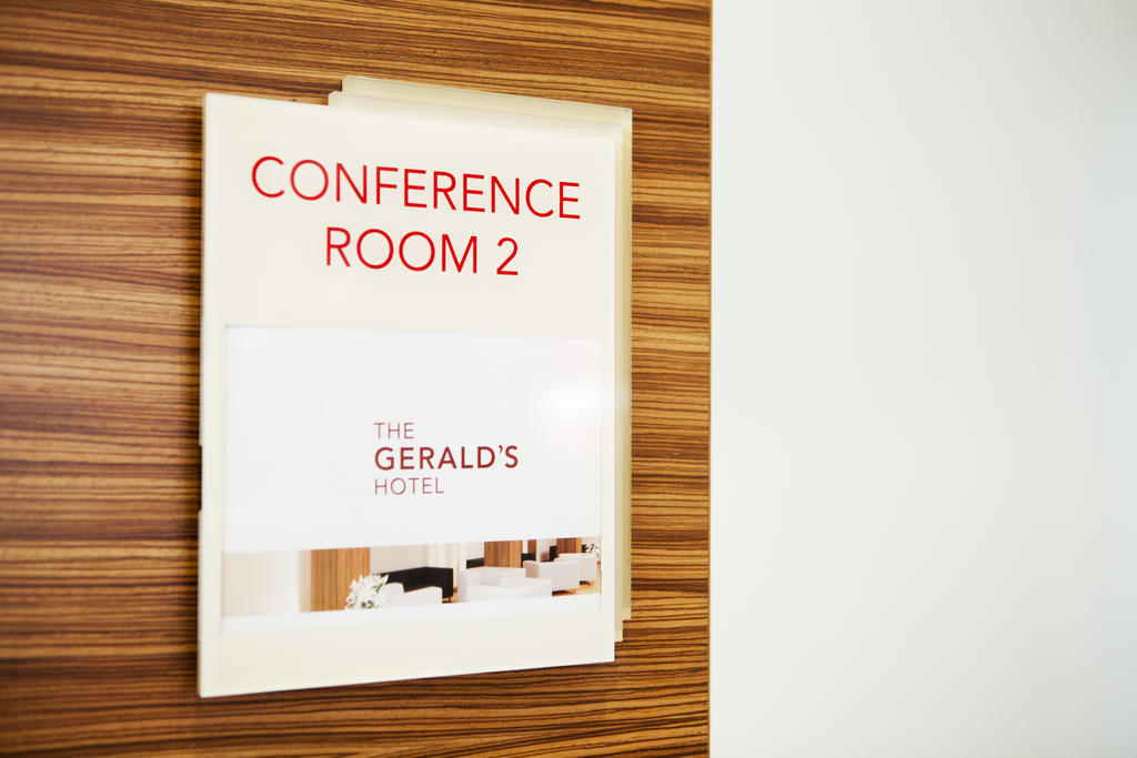 The Gerald'S Hotel Rădăuţi Dış mekan fotoğraf