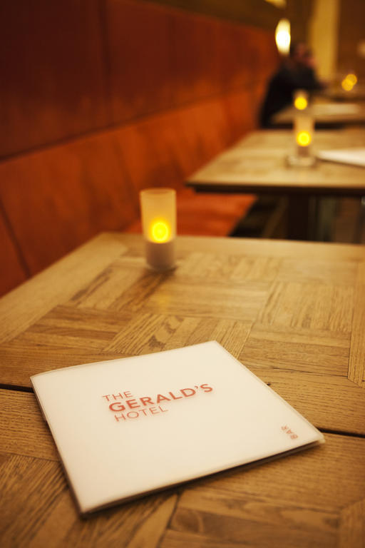 The Gerald'S Hotel Rădăuţi Dış mekan fotoğraf