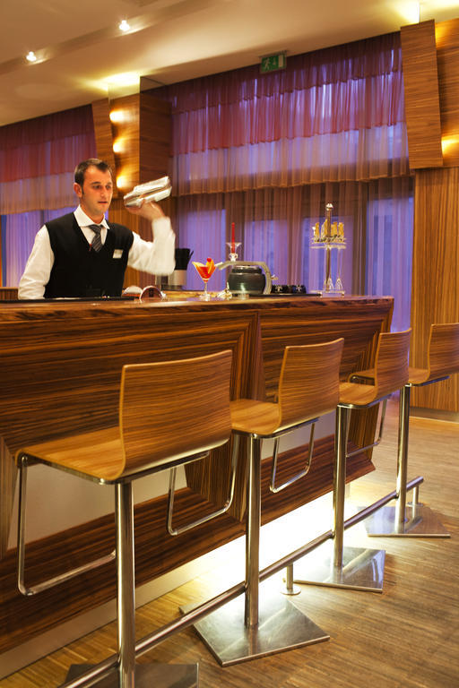 The Gerald'S Hotel Rădăuţi Dış mekan fotoğraf